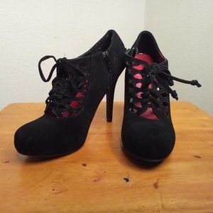 Madeline girl heels black suede lace up side zip size 81\2".